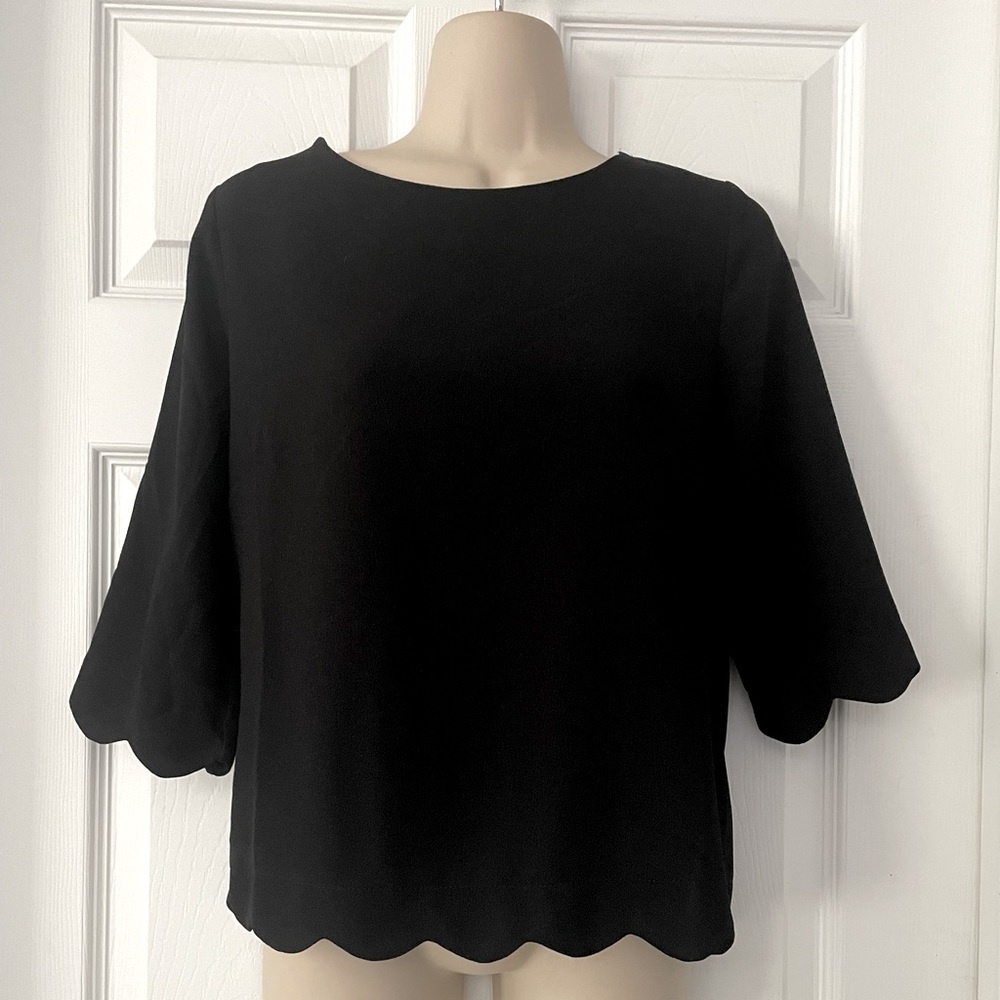 Monteau Los Angeles Scallop Black Top